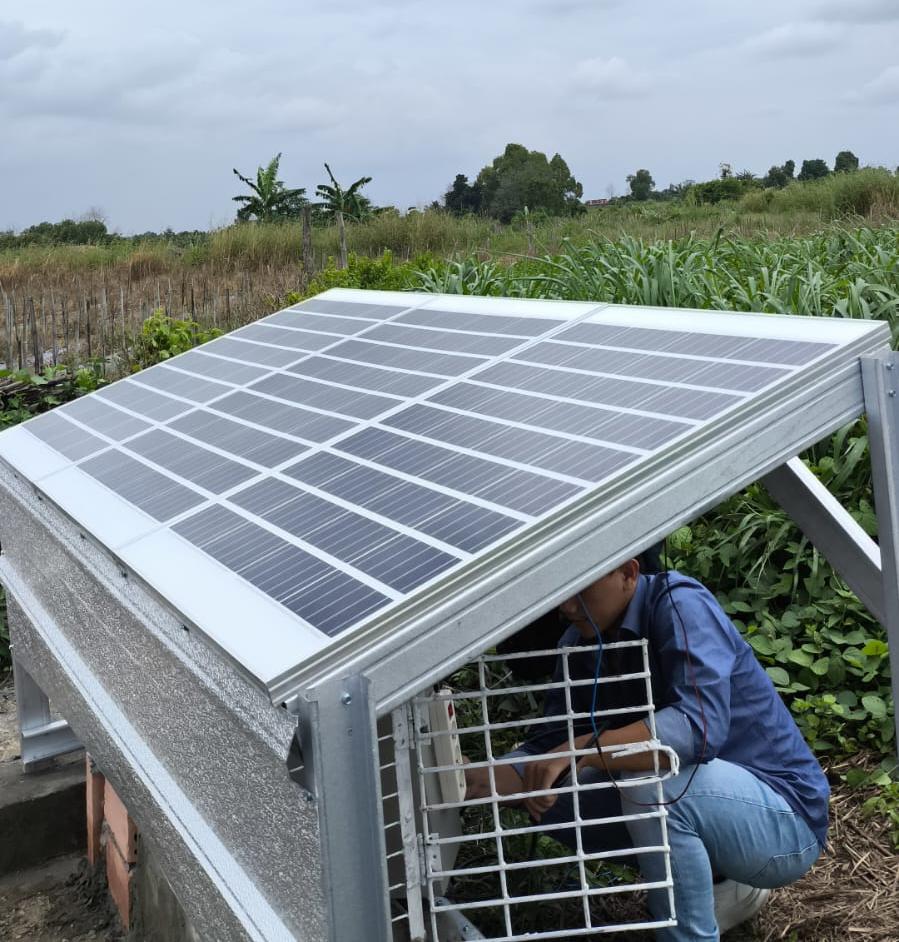 Proyek Panel Surya 990 Wp